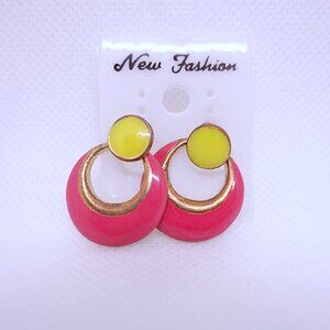 💎7/25💎NOS Vintage Retro 1990s Style Pink Yellow Enamel Pierced Stud Earrings